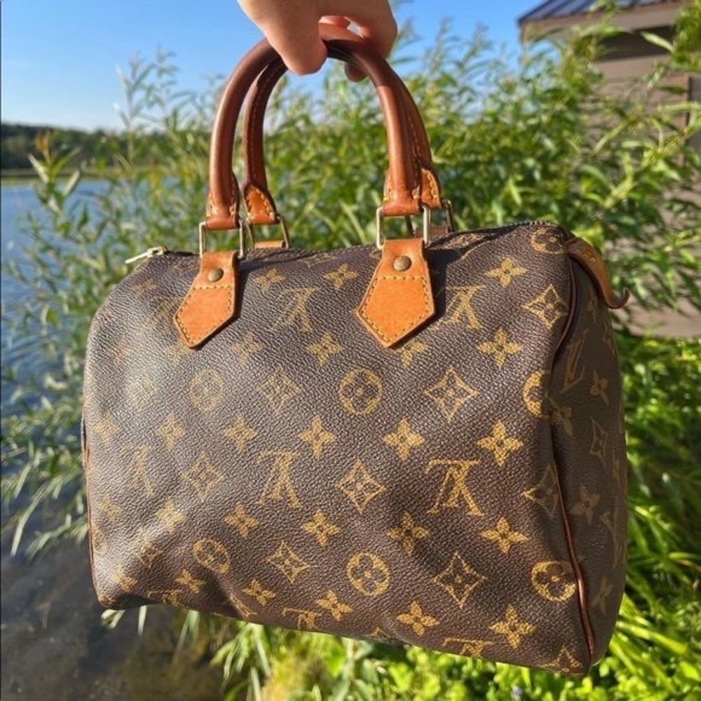 Vintage authentic Louis Vuitton speedy 30